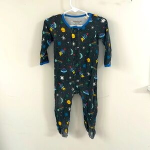 Magnetic Me Space Chase Modal Footie